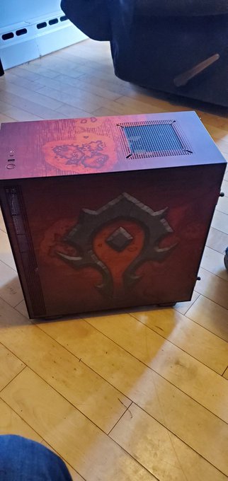 My new case has arrived its the number 825 #warcraft @RaginCajunChips @Duck_Cubed https://t.co/QqWQE<a href="/tag/warcraft"class="tags">#warcraft</a>