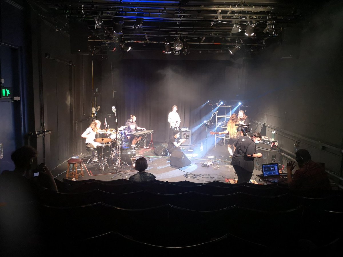rebeccavosborne's tweet photo. Live music streaming straight to your TV, radio, phone or laptop....click the link! If you would like to donate ALL proceeds go to the band. Listen on @BBCNorfolk watch on @Twitch
#Norfolk #Suffolk #flintmoore https://t.co/A0kXdKdHE0