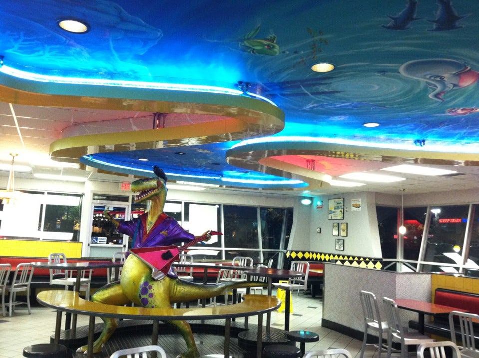 nonstandardmcd's tweet photo. undersea surf rock dinosaur mcdonald's (early 90's)

sacramento, ca

deceased (remodeled) https://t.co/gCPwMOOsfs