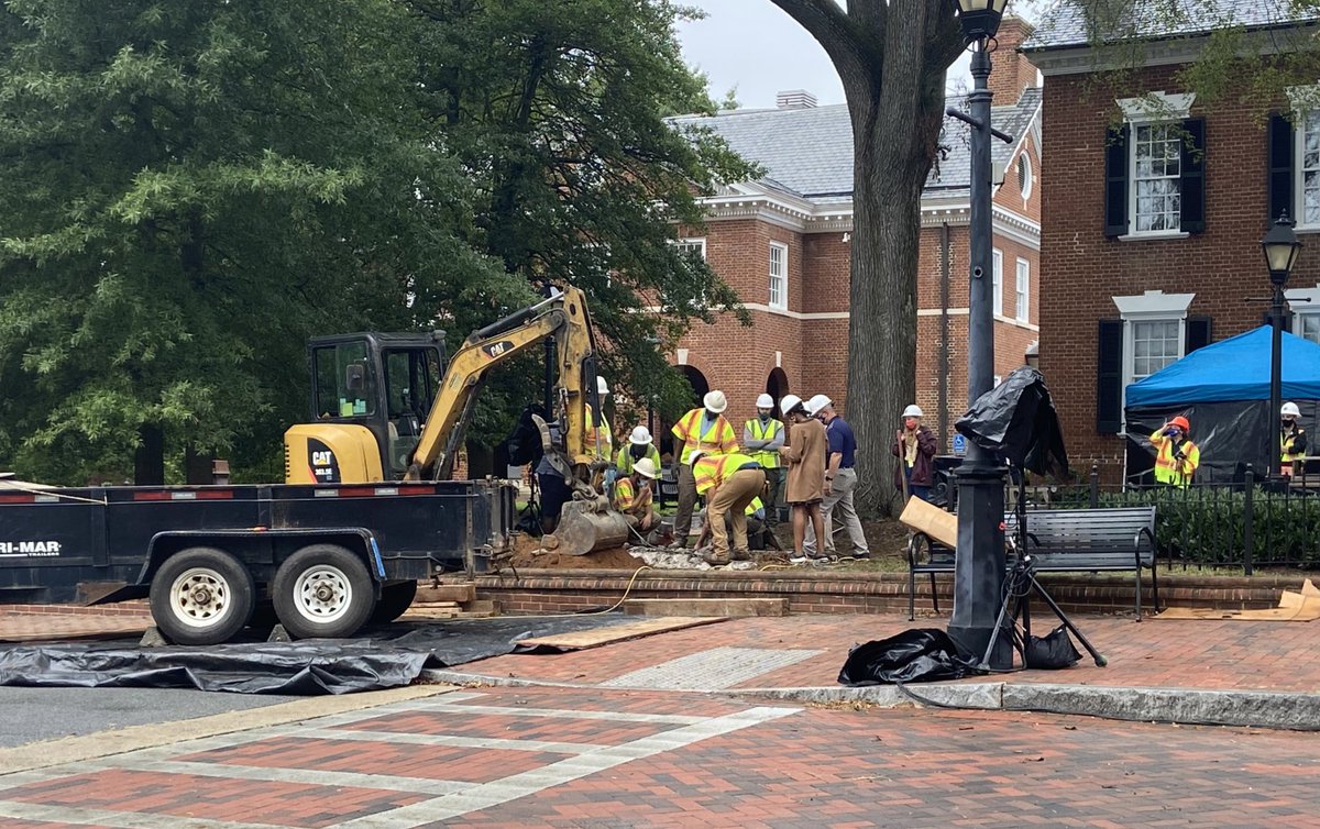 everyone gather round the mystery pit