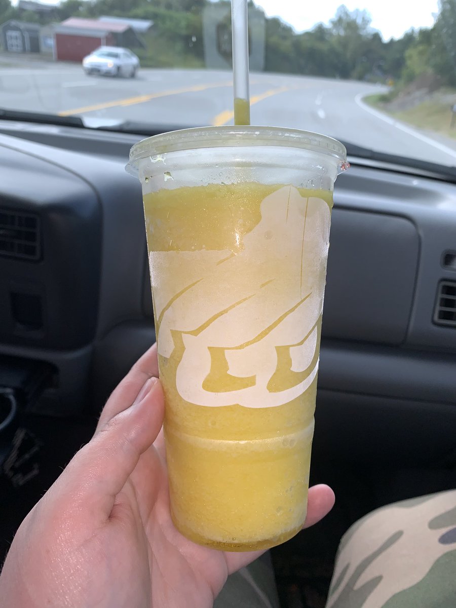 MaddieLaught's tweet photo. My favorite from @tacobell right now. 💛 https://t.co/1uYhgB7cBM
