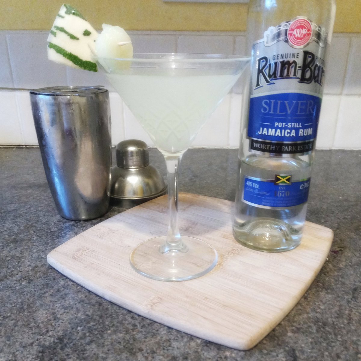Claire_P_Scott's tweet photo. Always on the look out for fruit I've never tried before. I spotted a gorgeous matisse melon yesterday, so obviously some had to go into a daiquiri!
#worthyparkestate #rumbarsilver #rumbar https://t.co/C8RZZKNmJc