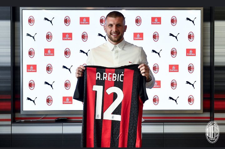 IsaacWaihenya's tweet photo. 📝 DEAL DONE: AC Milan have signed striker Ante Rebic permanently from Eintracht Frankfurt for free on a five-year contract. 
#Transfers 
#ACMFC https://t.co/qHSBrj2WNh