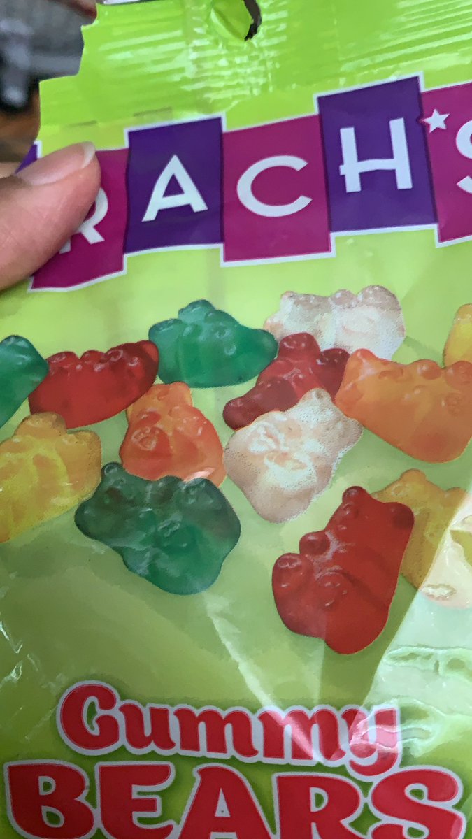 kay_mure's tweet photo. @BrachsCandy lol 😂 these little gummy bears makes me feel happy! https://t.co/KPKff4fPWa