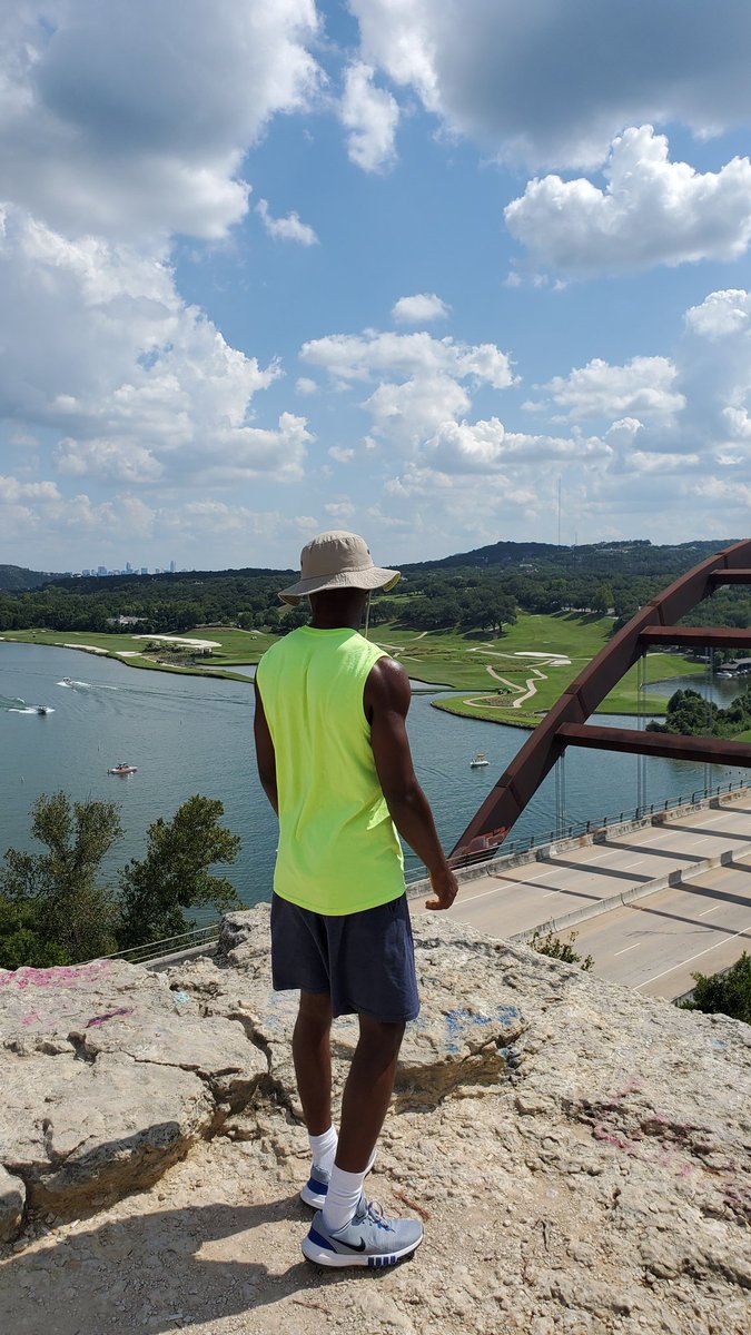 Iampat_g's tweet photo. Getting used to doing things by myself again... p.s. that pic I took of my shadow is kinda live ✊🏾 🧡⚡

#360bridge #austin #texas #buckethat #bucketlist #walkingbucket #limegreen #black #darkskin #sun #fall #clouds #bluesky #perfectlylonely https://t.co/PATa6g9njB https://t.co/twEDw609nb