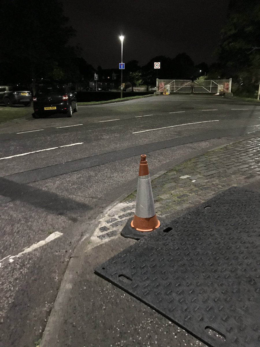 amy_lou1934's tweet photo. @andrewgrubb35 @Brian_Pacey #ConeWatch Either of these look familiar @Brian_Pacey? 😂 https://t.co/Xpbm1lcVcV