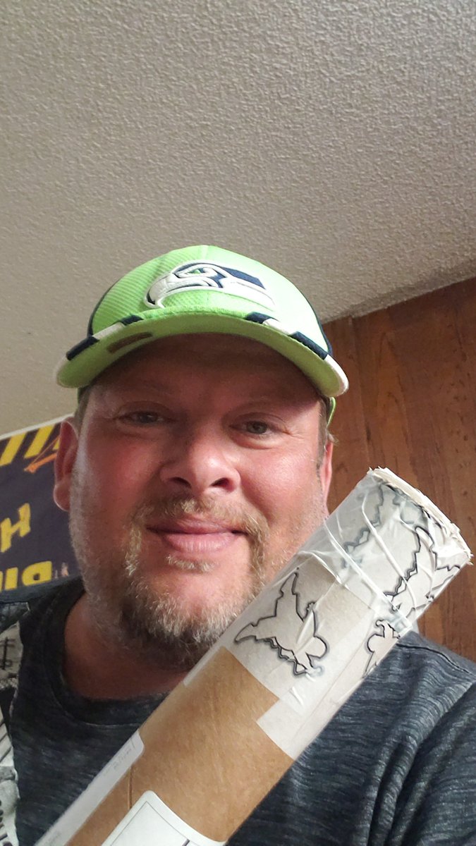 livelifeeveryd1's tweet photo. @fluffyguy look what showed up today! I can't wait to frame it and put it up! So cool. You are the best! Thank you! https://t.co/Voar3fnjhI