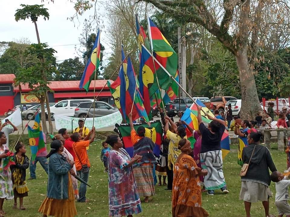 KanakySuport's tweet photo. Marche des femmes pour le OUI 🇳🇨 
12 septembre 2020 à Poindimié 🇳🇨❤
" Femmes du Pays , voter OUI "
" Peuples du Pays , voter OUI " 
" Voter OUI , pour KANAKY 🇳🇨❤ "
@FlnksOfficiel https://t.co/ntfdAPMfd6