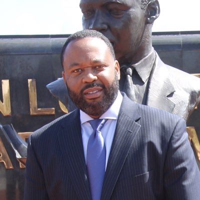 just_eemcee's tweet photo. #NewProfilePic https://t.co/JoVlJiEReY