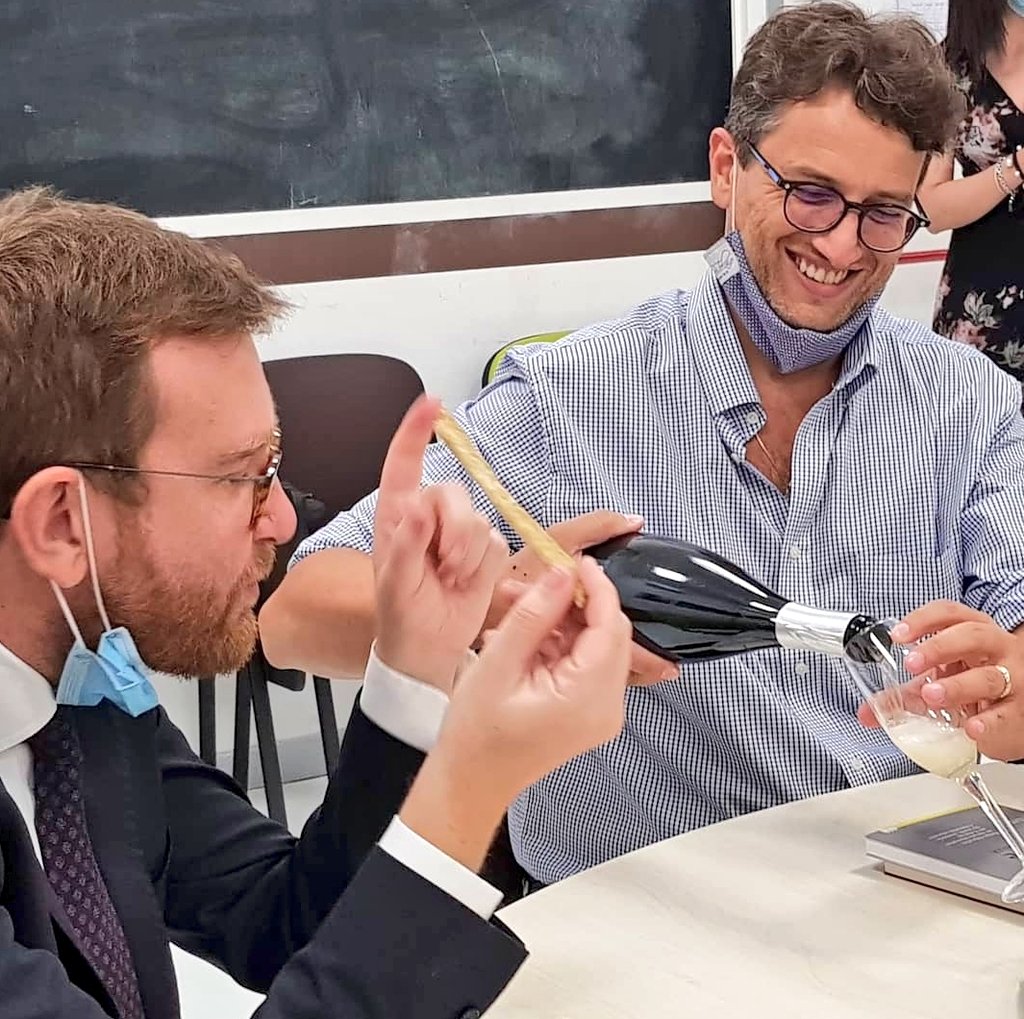 Le belle visite 🤗
Ministro <a href="/peppeprovenzano/">Peppe Provenzano</a> al #SaledellaTerra 
#perunnuovowelfare #nuovowelfare #terzosettore #areeinterne