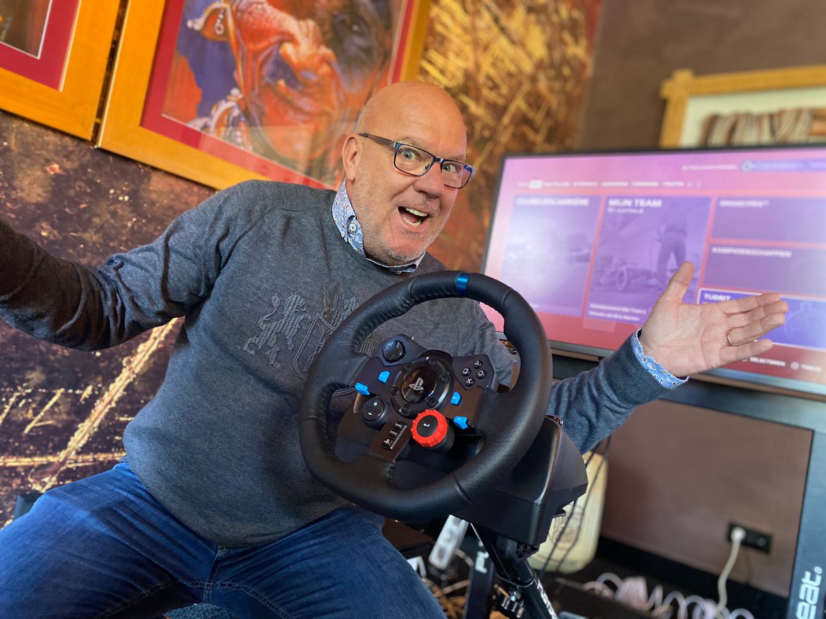 racemakkers's tweet photo. 🏎💨 DRSje..... KOEKOEK!! 
@GastonStarrevld 

Iedere dinsdag 20:30 LIVE op YouTube

#racemakkers #f12020 @LogitechG @TinQ4U @SamsungNL @PlayseatGlobal @huisterduin @KochMediaBLX @ecvesports @RLRacing_ https://t.co/0tspB5ox5S