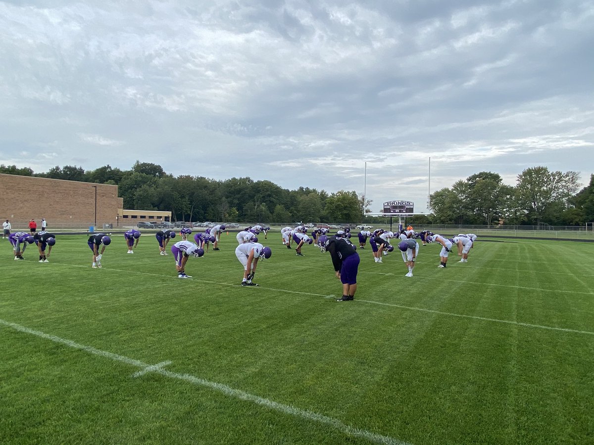 Smitty0038's tweet photo. Great day today ! Coaching football and getting the opportunity to watch my son Hunter #51 - Proud of all the Vikings today! Keep working hard https://t.co/z9PKzXq4Ml