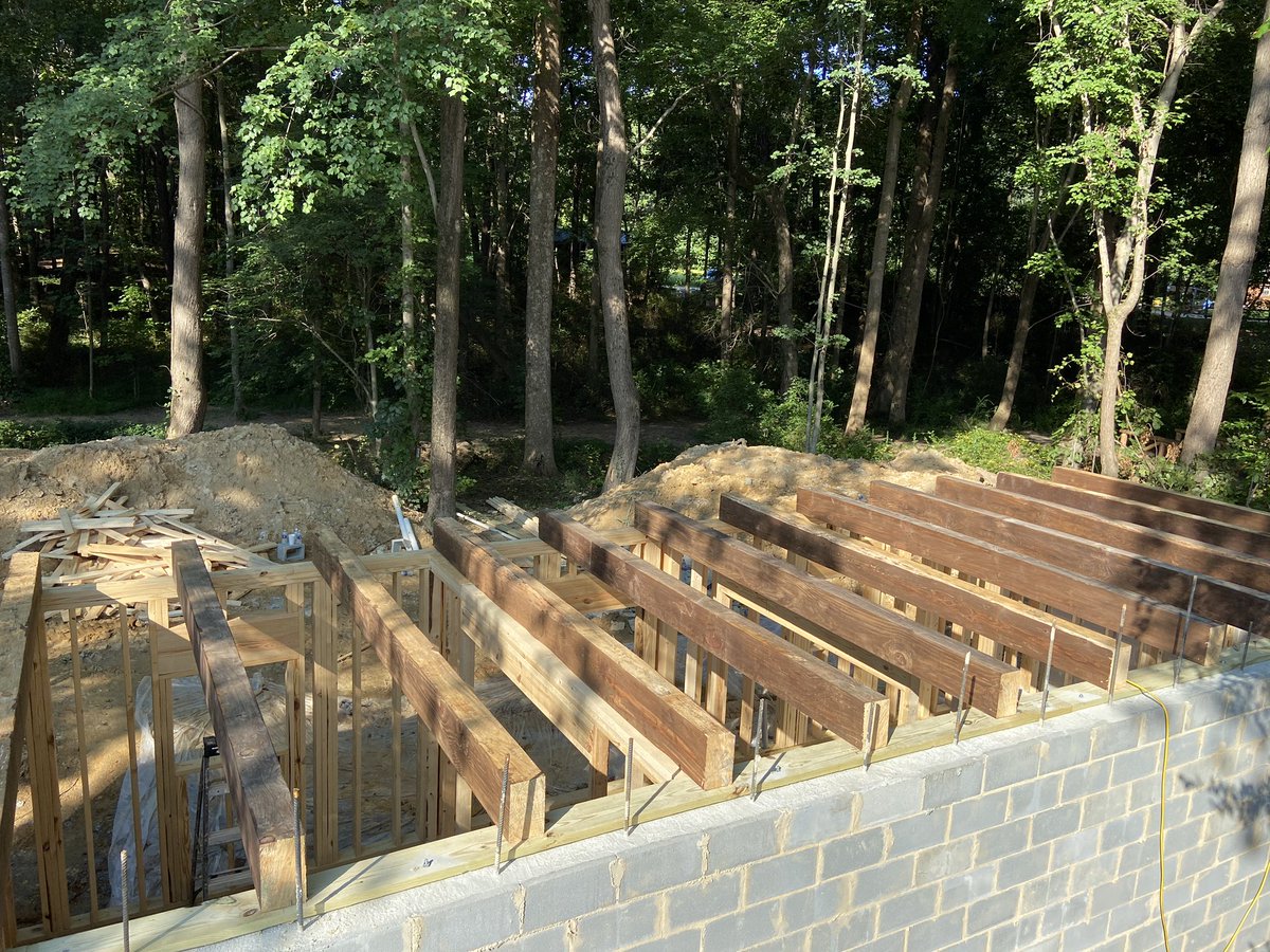 CherryTreesort's tweet photo. Beams are set! #hobbithouse #cherrytreesort https://t.co/DKAFyiu29a