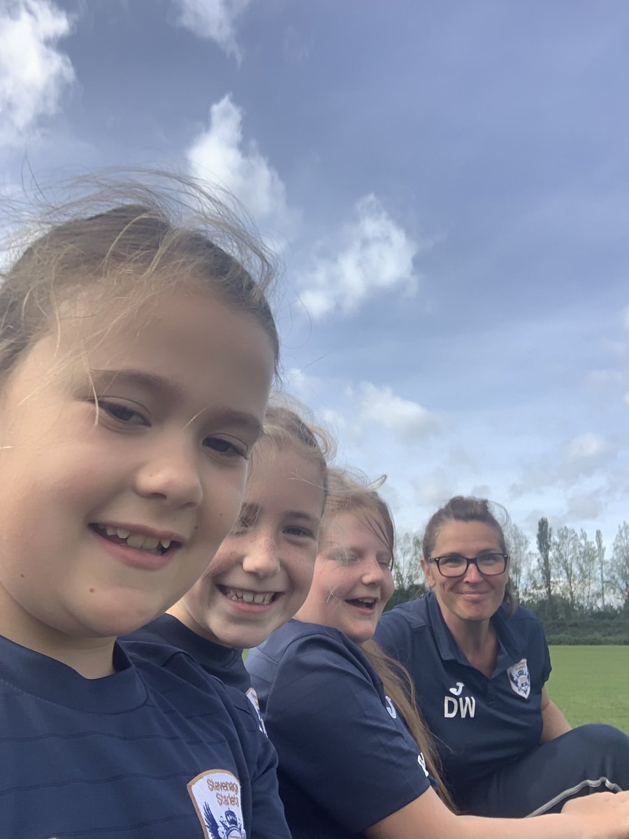 StarletsFC's tweet photo. The U10 had a fun morning over at @WormleyYouth. Chocolate, selfies and some football. Everyone playing out on pitch, some great skills on show and SOTW for our youngest player. BB was voted as POTW from our opposition https://t.co/gaIFrCgUyQ