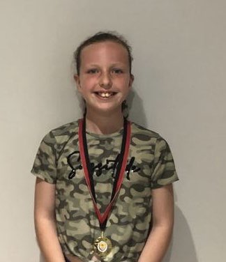 StarletsFC's tweet photo. The U10 had a fun morning over at @WormleyYouth. Chocolate, selfies and some football. Everyone playing out on pitch, some great skills on show and SOTW for our youngest player. BB was voted as POTW from our opposition https://t.co/gaIFrCgUyQ