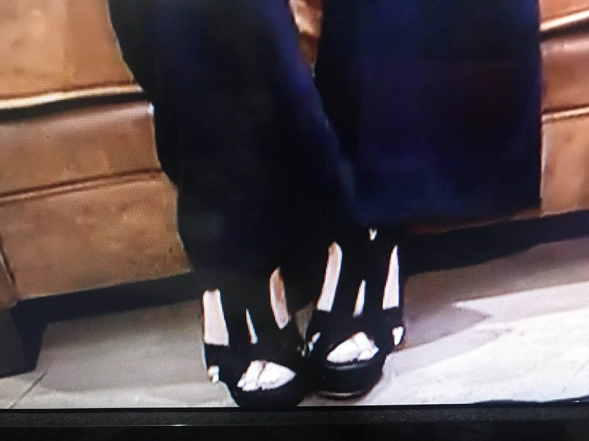 nea22822153's tweet photo. Los dedos de los pies de Patiño son una fantasía....no volverán a ser los mismos después de esta noche😂 #matamorros https://t.co/clkfszqZY7