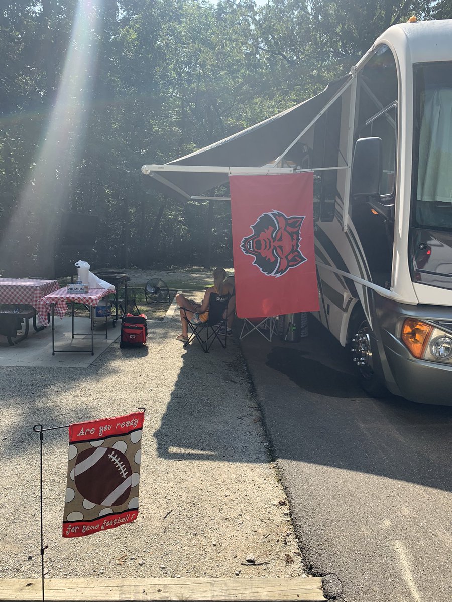 Kreedtex's tweet photo. @kdamp @AStateFB Repping stAte football from the wilderness. https://t.co/Jq9MRcpdC9