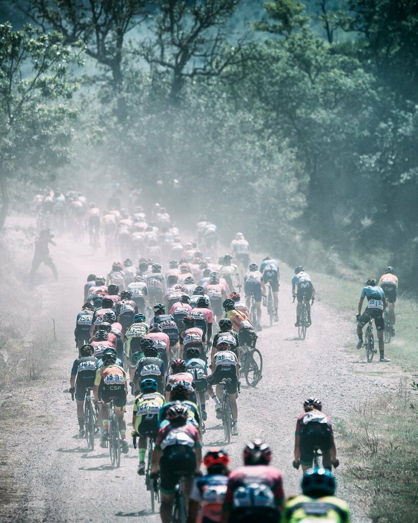 tornanti_cc's tweet photo. Strade bianche at the Giro Rosa 🌪
.
#girorosq #womenscycling https://t.co/ZOoHzqjOpq https://t.co/FZigLL0DQl