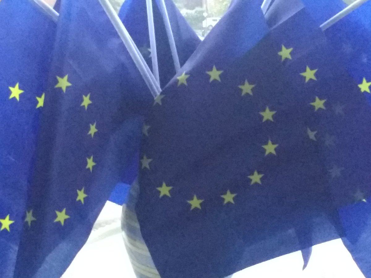 #EUflagmafia 🇪🇺
#EUflagLoudandProud
🎵🎶🎵🎶🎵🎶🎵🎶
#lastnightoftheproms
#BBCProms
#ThankEUforTheMusic 
@GlasgowlovesEu