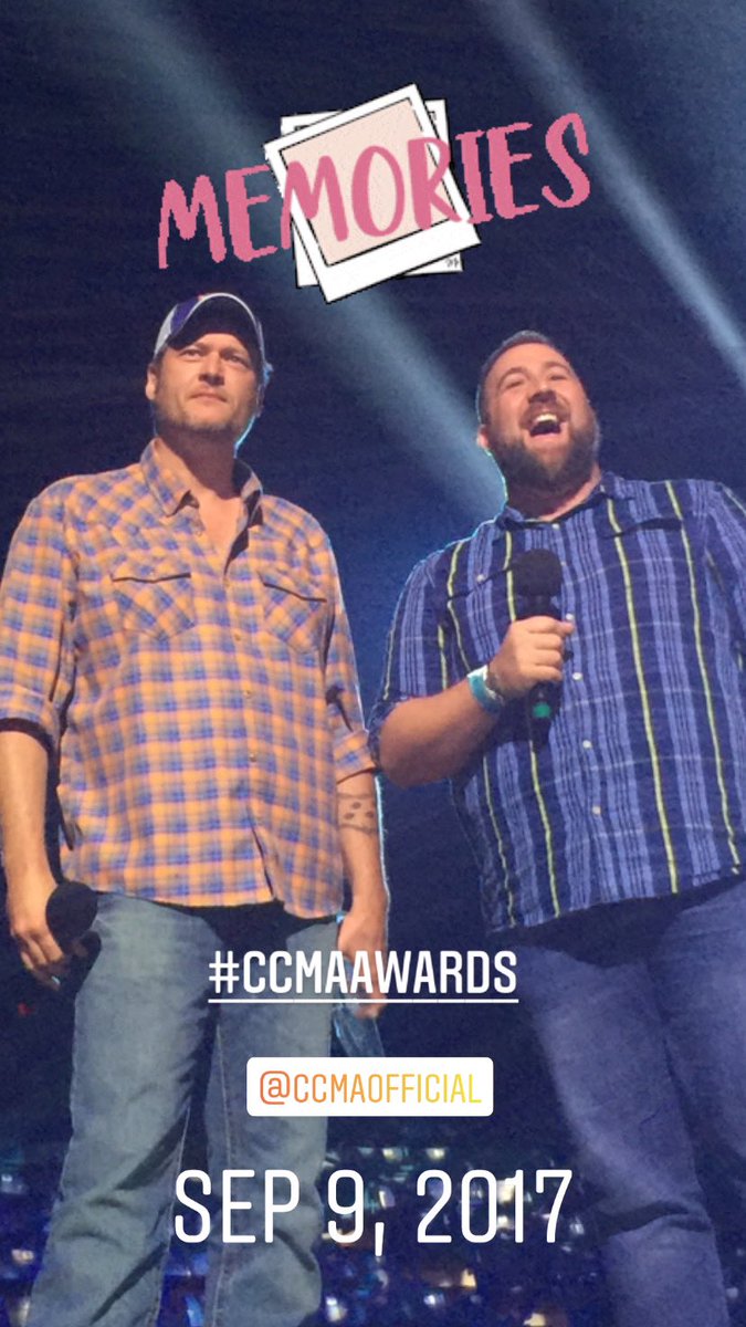 SkipE78's tweet photo. Anyone else missing #CCMAawards weekend?!? #memories #goodtimes https://t.co/Xkf6MF7l3u