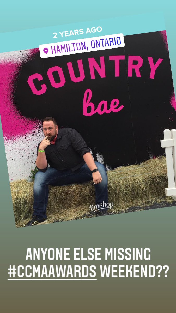 SkipE78's tweet photo. Anyone else missing #CCMAawards weekend?!? #memories #goodtimes https://t.co/Xkf6MF7l3u