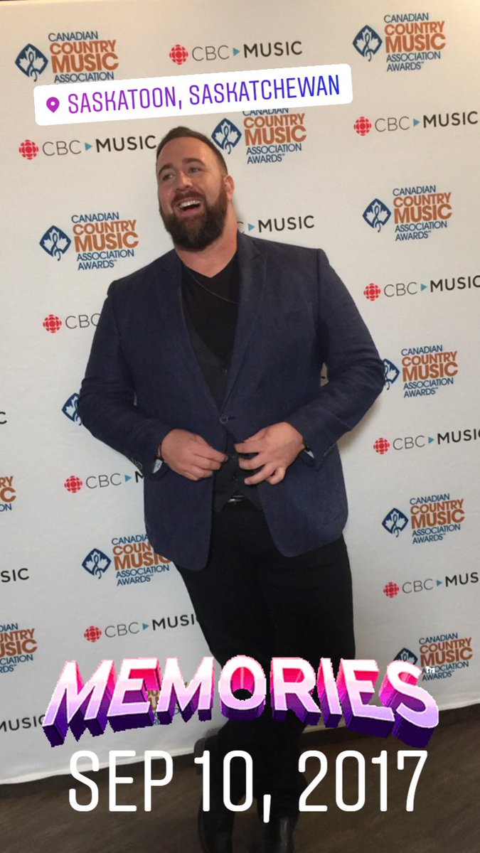 SkipE78's tweet photo. Anyone else missing #CCMAawards weekend?!? #memories #goodtimes https://t.co/Xkf6MF7l3u
