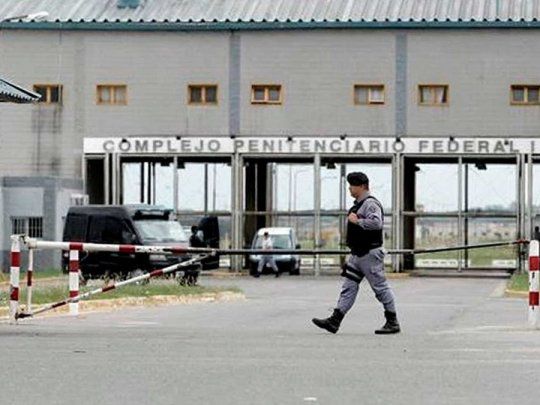 periodismoypun2's tweet photo. 📝 Se diluye el capítulo penitenciario de la causa por espionaje ilegal

👉 Casi la totalidad de las supuestas víctimas desmintieron lo denunciado por los testigos de identidad reservada

Por @cagnacci_ ✍

https://t.co/yVGgxUwuO2 https://t.co/EbQAl6gzpO