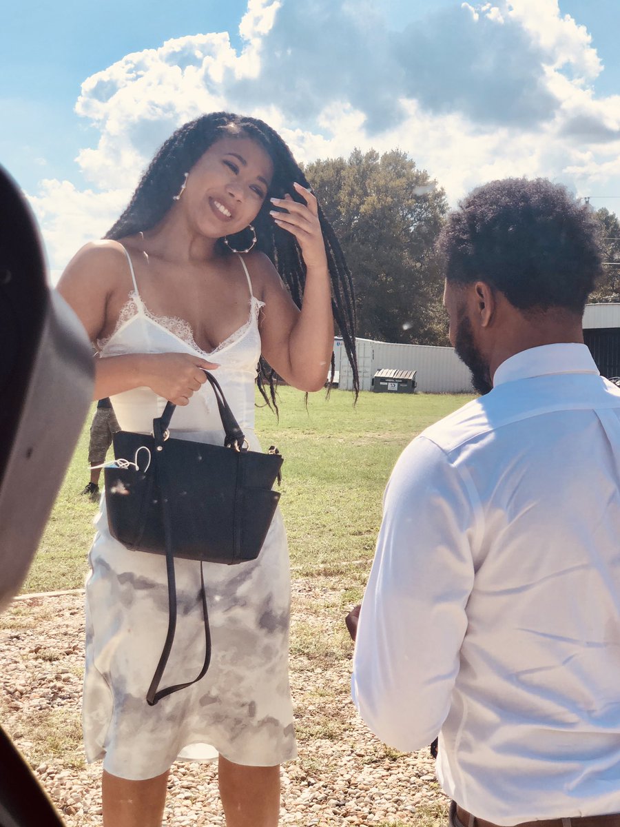 AustinHeli's tweet photo. Elon and Ronnie engagement after landing. She said YES!!! 💥🥂🥳Congratulates from Austin Helicopters https://t.co/GanodsuCOX