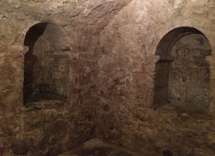 maimonide_i's tweet photo. Journée Européenne de la Culture et du Patrimoine Juifs, dim. 13: visite du Mikvé médiéval de Montpellier.
Descentes par groupes de 4, avec masque obligatoire et gestes barrières (Covid-19).
Rdv 10h/16h, rue de la Barralerie. Entrée libre. Organisé par @maimonide_i @MplTourisme https://t.co/D8HkKFTJ9D