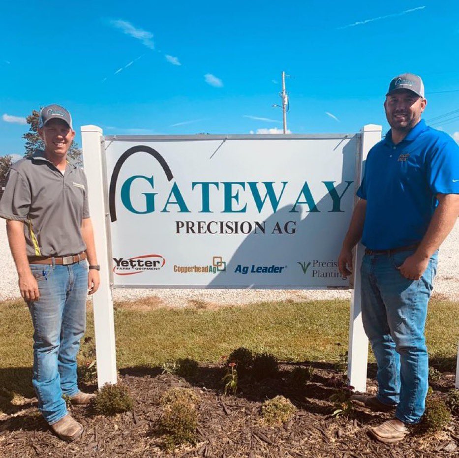 JWebsterAg's tweet photo. Thank you @Shane_precision @channelseed7 and @PrecisionGavin for inviting me down to Missouri to talk some @PrecisionPlant #PTIFarm agronomy!  Fun time, great food and some awesome discussion.  Thank you!!!! https://t.co/dkRJG0xDK2