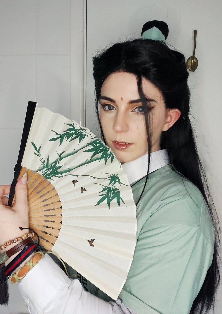 AzureAndroid's tweet image. Your favourite Qing Jing Shizun, Shen QingQiu, ie the donghua actually made me style my wig for him 😂
.
#ScumVillainsSelfSavingSystem #svsss #人渣反派自救系统 #沈清秋