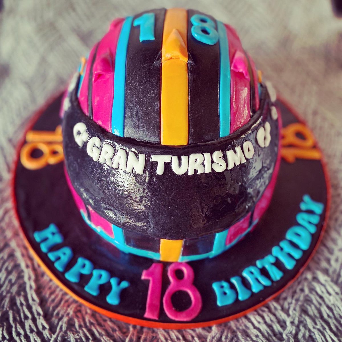 cakeymates's tweet photo. 18th Birthday Cake for a Young Man! Xxx https://t.co/HIo17Swi5m