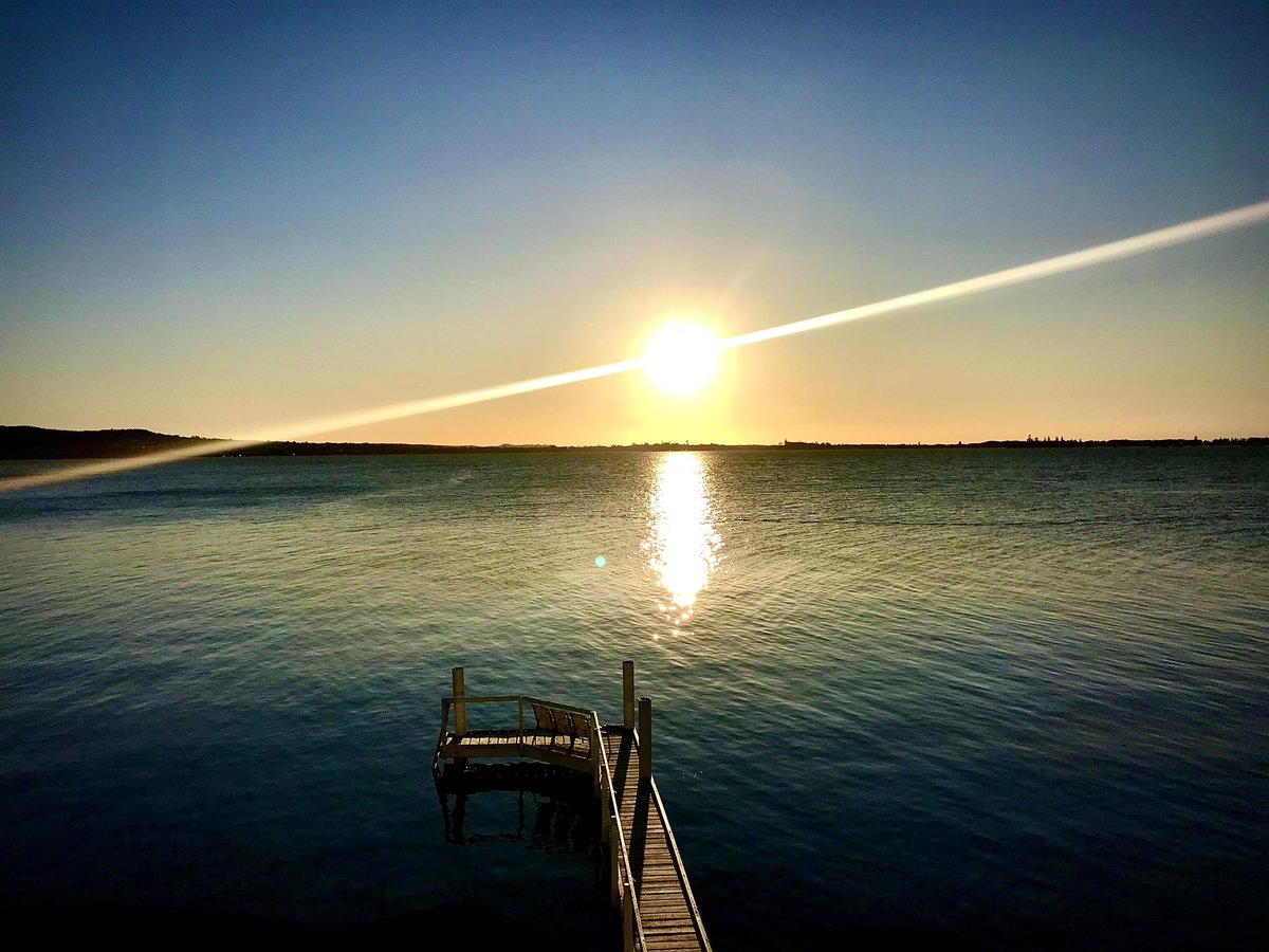 Oh I’m going to miss these sunrises 😟- but much better things ahead 😀
#sunrise #sunrisephotography #sunrise_sunset_photogroup #csafremont #newcastlensw #sun #iphone #fromthebathroomwindow #photooftheday #nofilter #coalpoint #motivationsaturday #morningmotivation