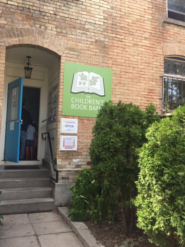 Books4Families's tweet photo. What an amazing day!! We dropped off many, many boxes of children’s books to the @BookBankCanada who will distribute them to children and families in need! 💕📚 https://t.co/MXywDudQrA