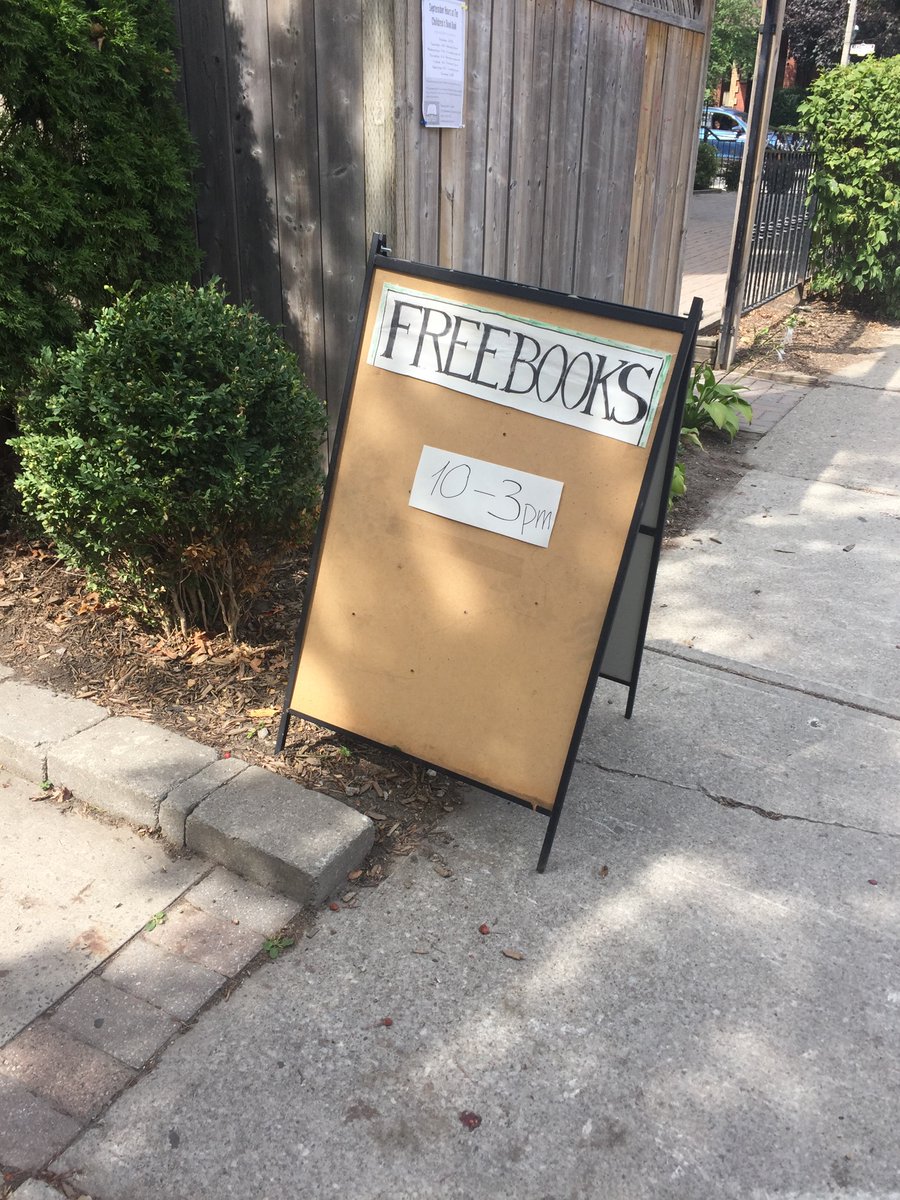 KateUhlman's tweet photo. Just packed up many boxes of donated books we received from our @Books4Families initiative and delivered them to @BookBankCanada to distribute to children and families in need 💕📚 seeing the excited kids today picking up their books meant the world! 🥰 https://t.co/DT1b47Wcfs