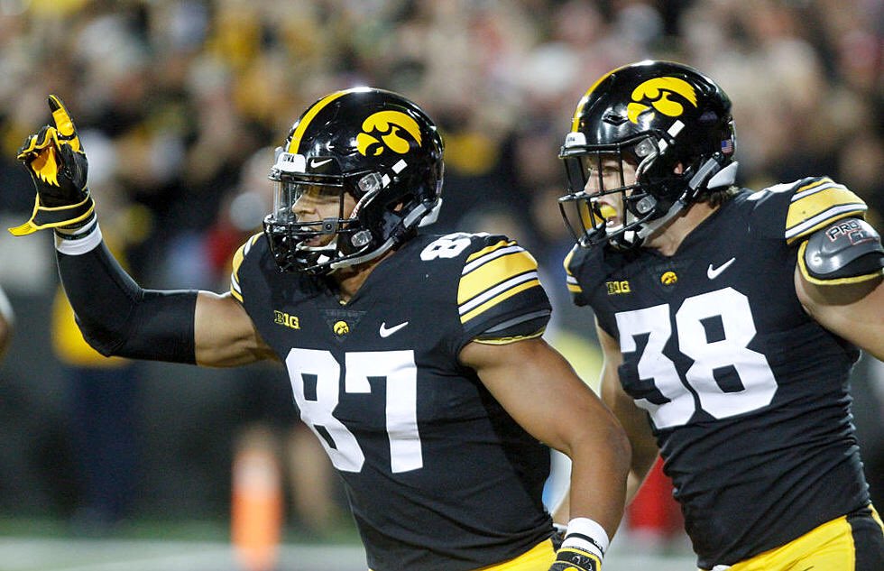 JamesCarnie1's tweet photo. EXCITED to say I have received an offer from the University of Iowa! 🐤👀 @CoachBFerentz https://t.co/ZhIKESBRd1
