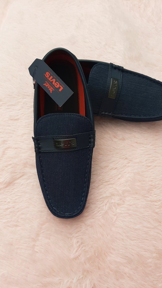 camylot_styles's tweet photo. Levi's Denim Loafers
Adds a nice gentleman's touch to your look
Size: 43
Price: N19,500
Available for Delivery
#camylot_styles #SaturdayThoughts #LIVLEEDS #9jawomanforce #Mensfashion #menshoes #WAWChallenge #OZOwillDoBetter #levis #PartyWithCirocXLaycon https://t.co/8uC5FUSeO0