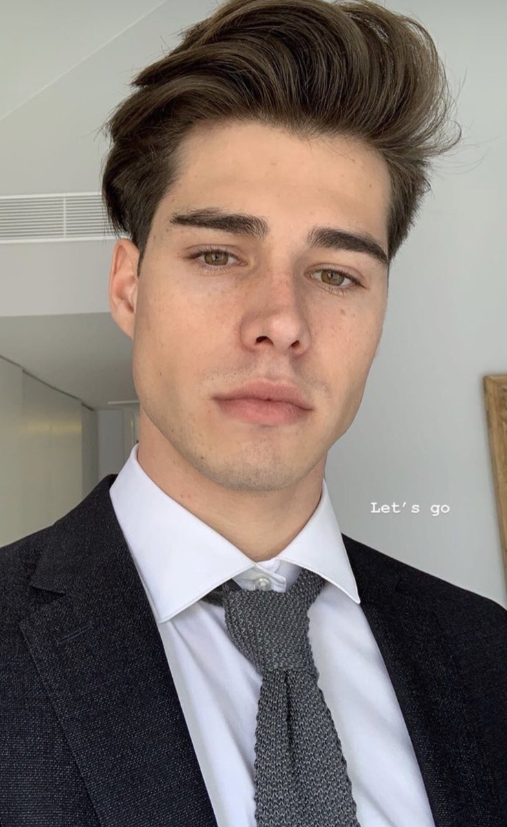 GOAWFENZO's tweet photo. @.KASSPLS: if your name is enzo?! SHUT THE FUCK UP!!

congratulations to yuri and duckie!! 🧚🦆 the ceremony was beautiful and i’m so happy for you both. #AVALONSELFIES #YUCKIEWEDDING https://t.co/VeXzp6dTdb