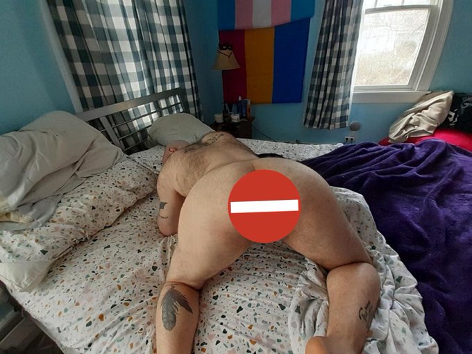 2 pic. Come see what's behind these censors by following my OnlyFans! #ftm #trans #nsfw https://t.co