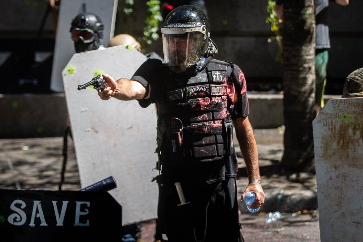 Among the armed vigilantes intoxicated with conspiracy disinfo is fascist Proud Boys hate group associate Alan Swinney ( https://twitter.com/search?q=from%3Arosecityantifa%20swinney&src=typed_query), who has assaulted dozens of Portlanders in front of PPB w/ complete impunity since the beginning of August.  https://twitter.com/ryanjhaas/status/1304482945307090944