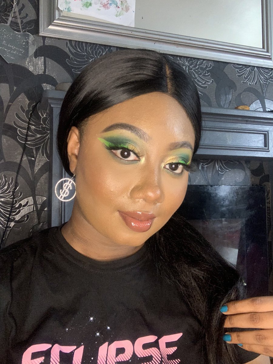 savannahmakeupx's tweet photo. I love my @IMANcosmetics  Radiance Liquid Foundation (Clay 2) 😍😍💚 #makeup #IMANcosmetics https://t.co/Dr0kel1Bil