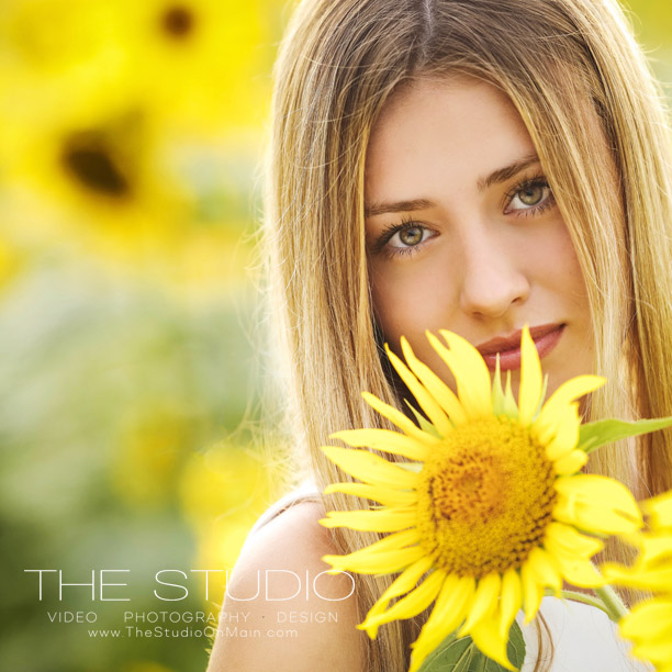 TheStudioLaX's tweet photo. Studio Sessions 💕 with Hannah Lee #studiolaxmodel #studiolaxfav #studiolaxconcept #studiolaxsenior #lacrossephotographer #seniorphotography #sunflowers Jolivette Family Farms https://t.co/6GYmWlwW0X