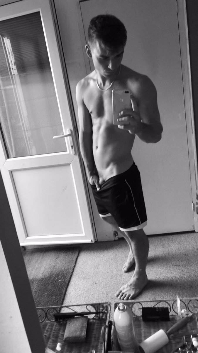 96_AK_47's tweet photo. #gayboy #chavboy #gay #chav #slatboy #fitboy #gayfit #manformen #gayfun #fun #atleticboy #gymboy #gaygym https://t.co/NxdHVgjKxA
