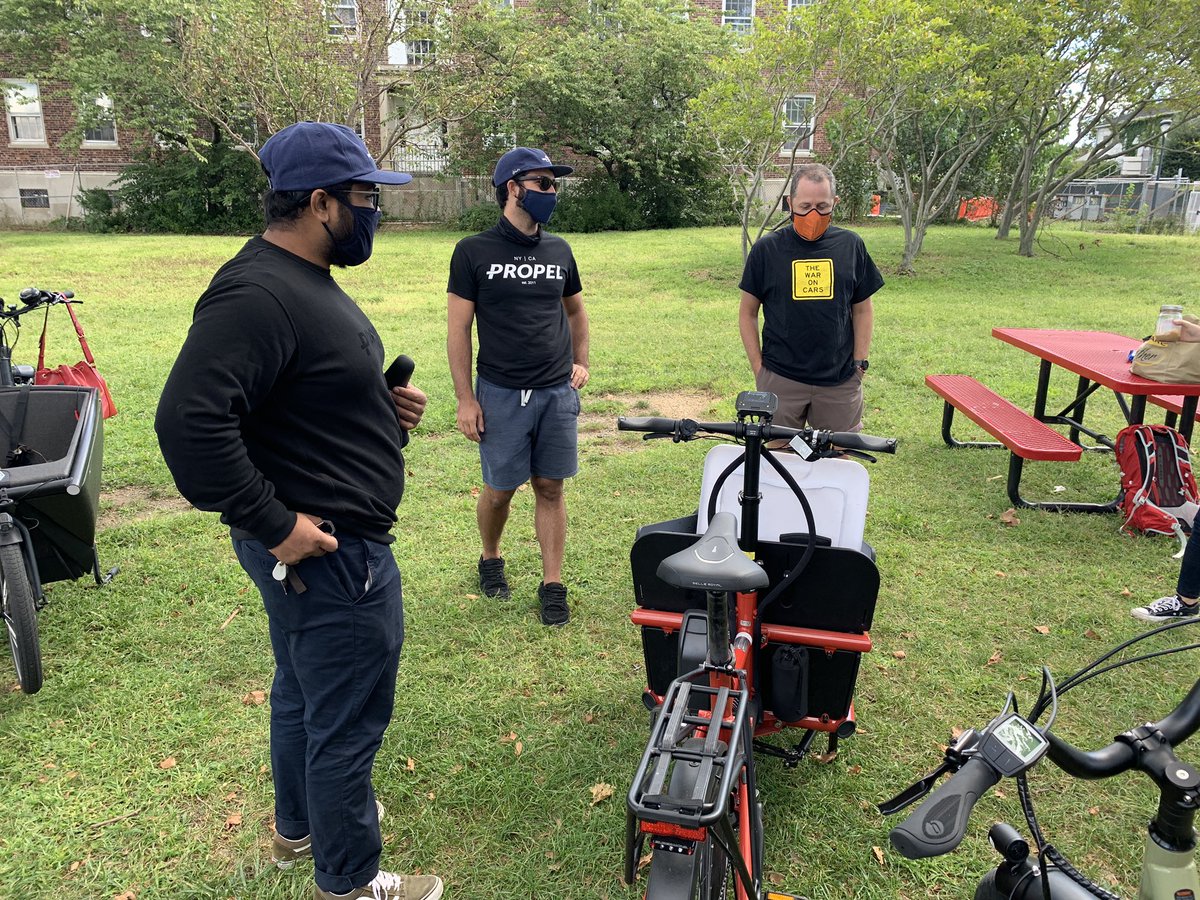 Tireless bike advocate  @BrooklynSpoke (Doug), and Lieutenant General in  @TheWarOnCars, on his orange and blue  @WorkCycles. Also eyeing a  #rieseandmuller.  #bancars