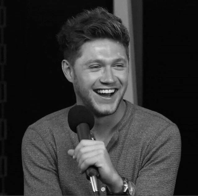 xstylesaddicted's tweet photo. happy birthday @NiallOfficial 
you deserve the world🤍 https://t.co/d1tMQEU80Y