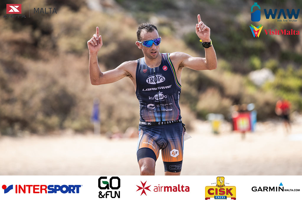 Xterra Malta. Quinta posición final tras dar lo que tenía. Contento por no explotar y manejar la carrera, pero todavía me noto que me falta para llegar al ritmo de cabeza. Seguiremos trabajando para llegar lo mejor posible a Xterra short track Molveno y Xterra Greece.