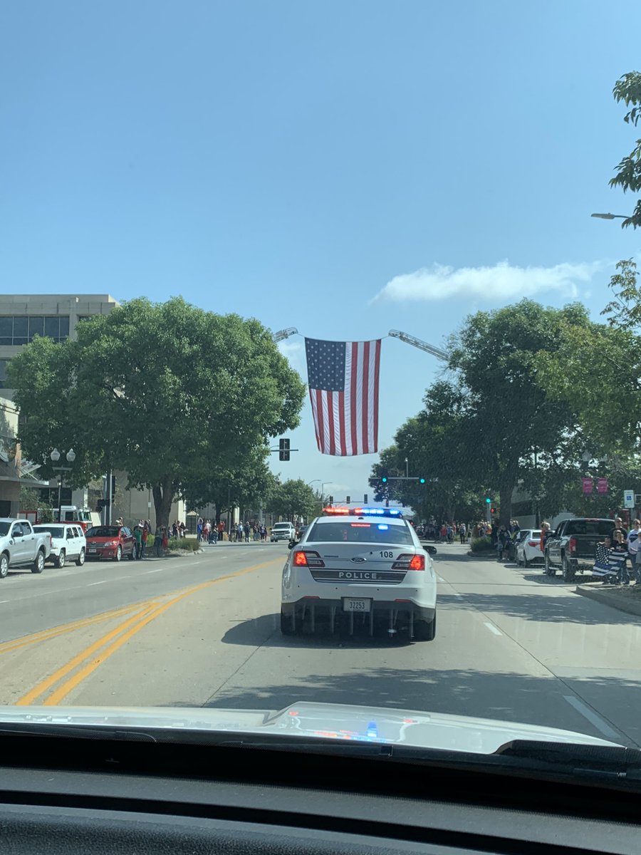 Lincoln_Police's tweet photo. Thank you Lincoln for your support during this very difficult time. Your kind words, snacks, meals, donation of blood and most importantly support of the Herrera Family have been extremely healing for our LPD Family.  #lpd #lpdse via @LPD_Southeast https://t.co/2qrMsjRBC4