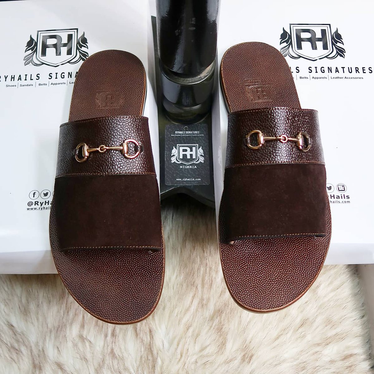 RyHails's tweet photo. Grain Calfskin. Suede
Horsebit across Vamp
Mixed Dark Brown
Notched Vamp
Leather Flooring
Top Notch Detailing
Leather Lining and Sole
Slip-on Style
Handcrafted by RyHails
Price: 10k
Shop, Make orders and enquiries via DM or #WhatsApp Message: 08140321869
#RyHails #MensWear https://t.co/hmxhUnWXev
