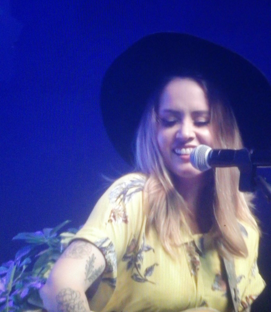 Ray_HurtadoPar's tweet photo. Que maravilloso concierto nos diste Romero, la distancia no cambia el cariño que te tenemos, gracias @PepsiCenterWTC!! https://t.co/QDXtJhcCvE