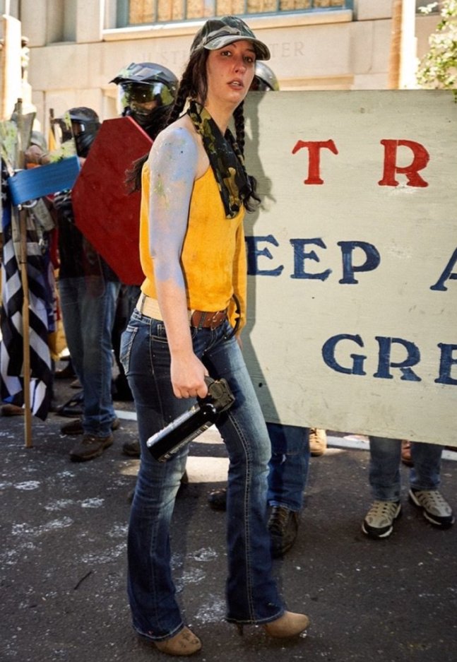 Battle Ground, WA alt-right organizer Sorbeah Almosa ( https://rosecityantifa.org/articles/a22/ ) spreads dangerous disinfo to her followers & encourages them toward violence.  https://twitter.com/RoseCityAntifa/status/1297210185144885248